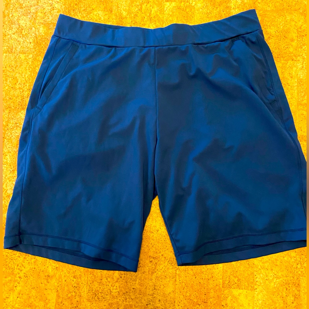 Men 32 degrees cool navy shorts size XL